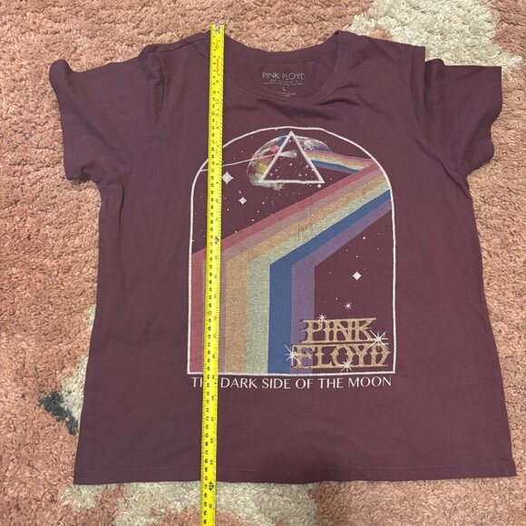 Pink Floyd Dark Side of The Moon Size L Purple Short Sleeve TShirt Festival Tee - Picture 4 of 5